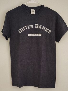 Champion Men's Heather Charcoal 'Outer Banks' Graphic Tee - Black/Gray